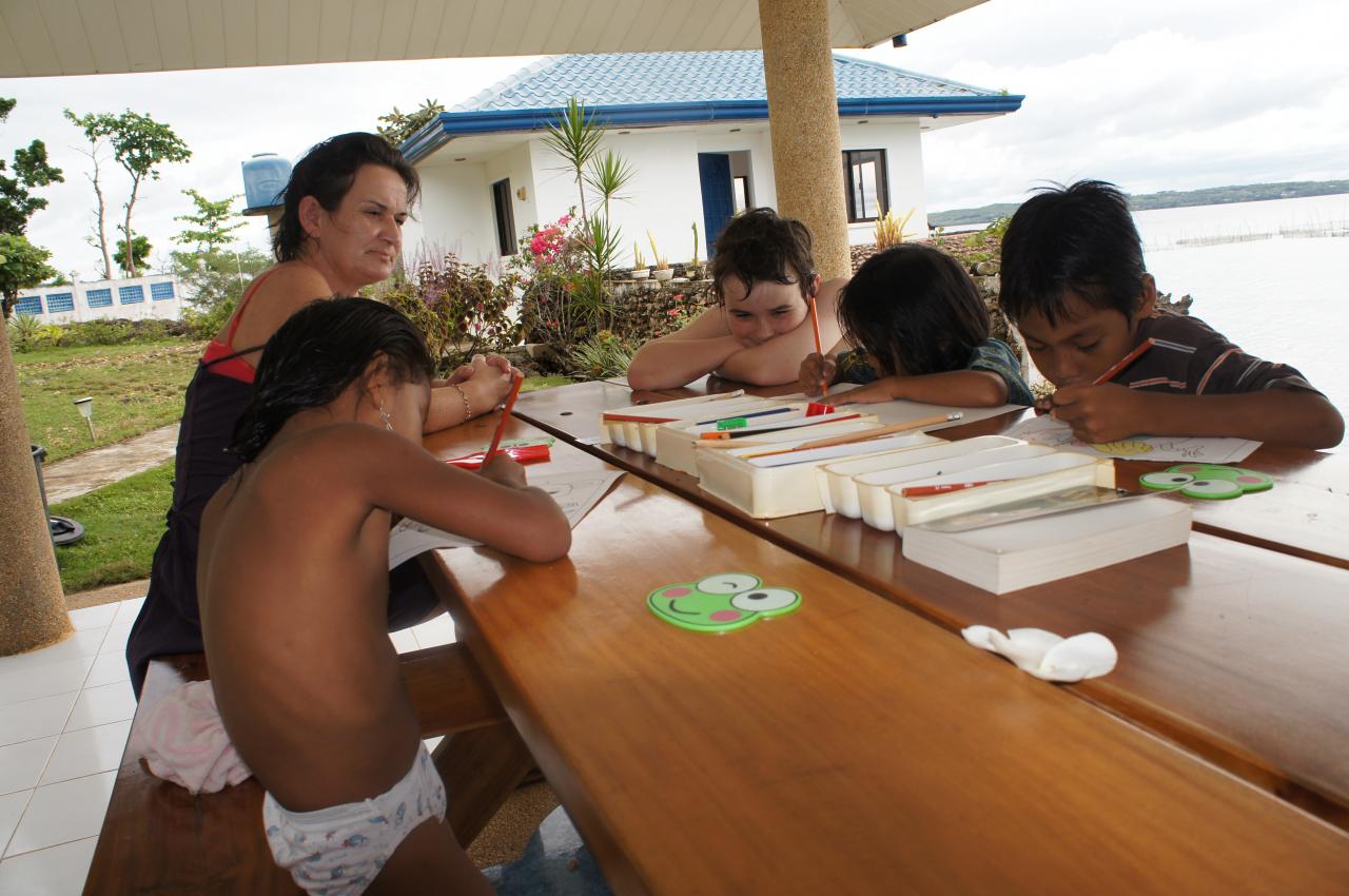 les enfants toujours ravis de venir colorier ou dessiner