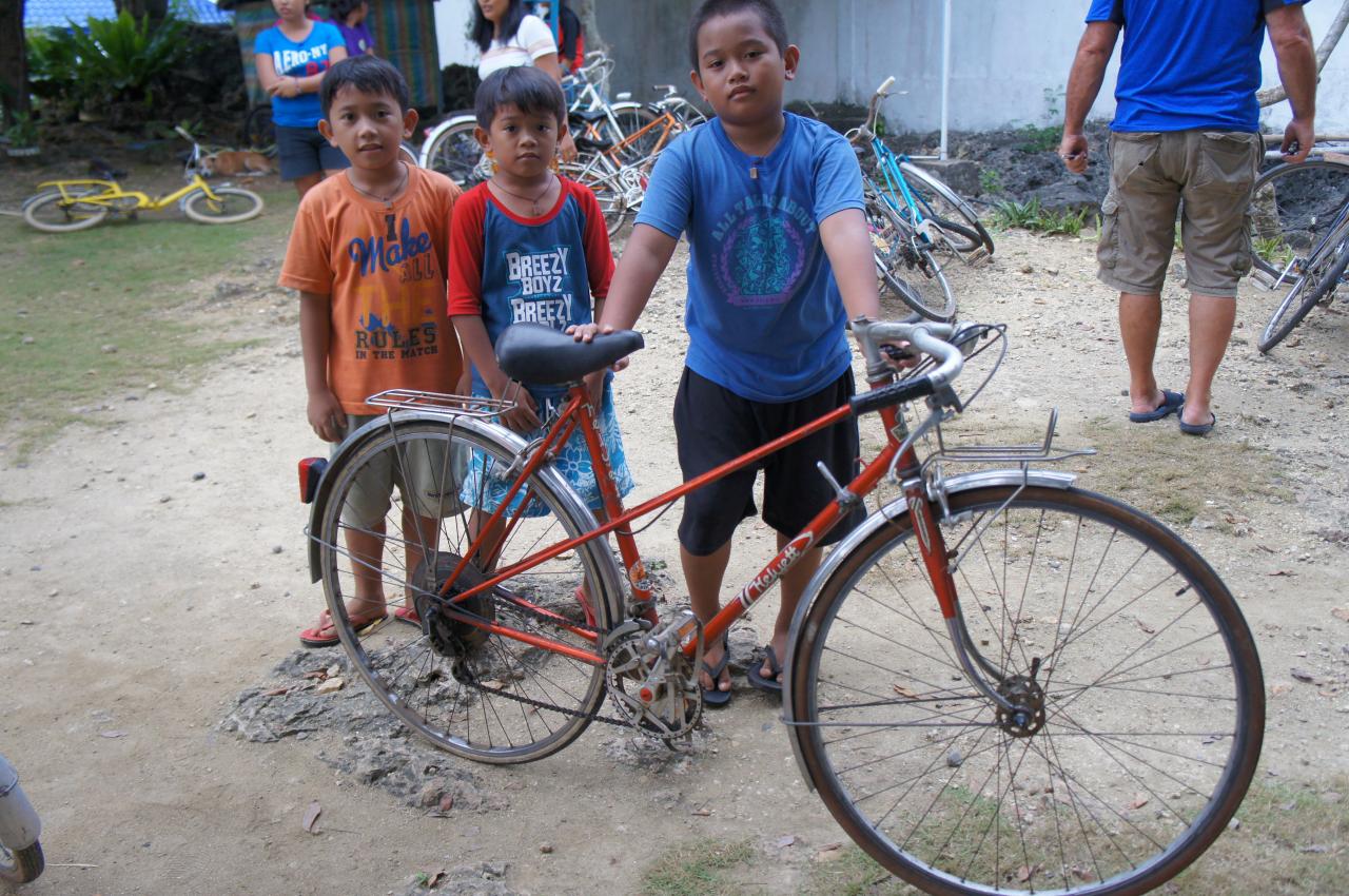 Un vélo pour 3...Gev ,Géo, Geff..