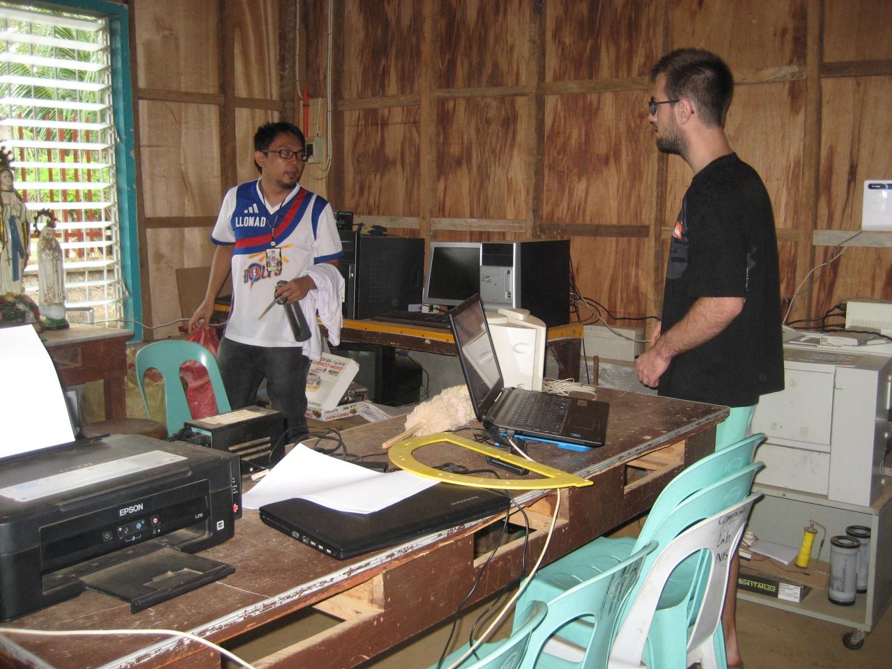 Guillaume avec le professeur d'informatique