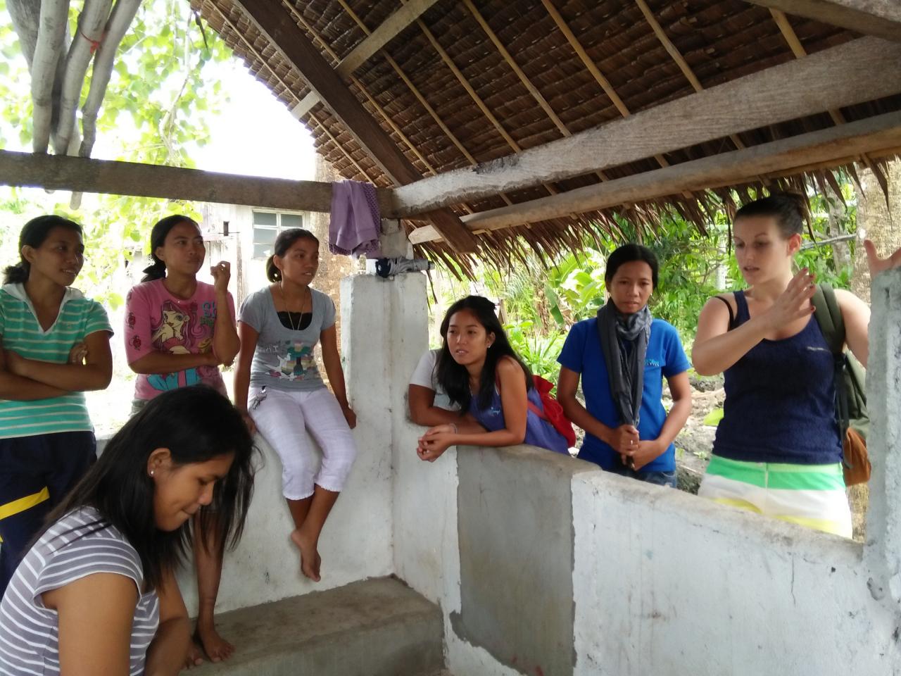 les mamans attendent à la cantine !