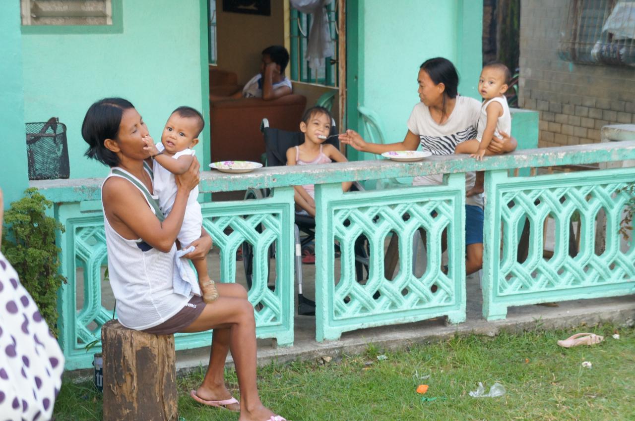 Jvee avec sa maman