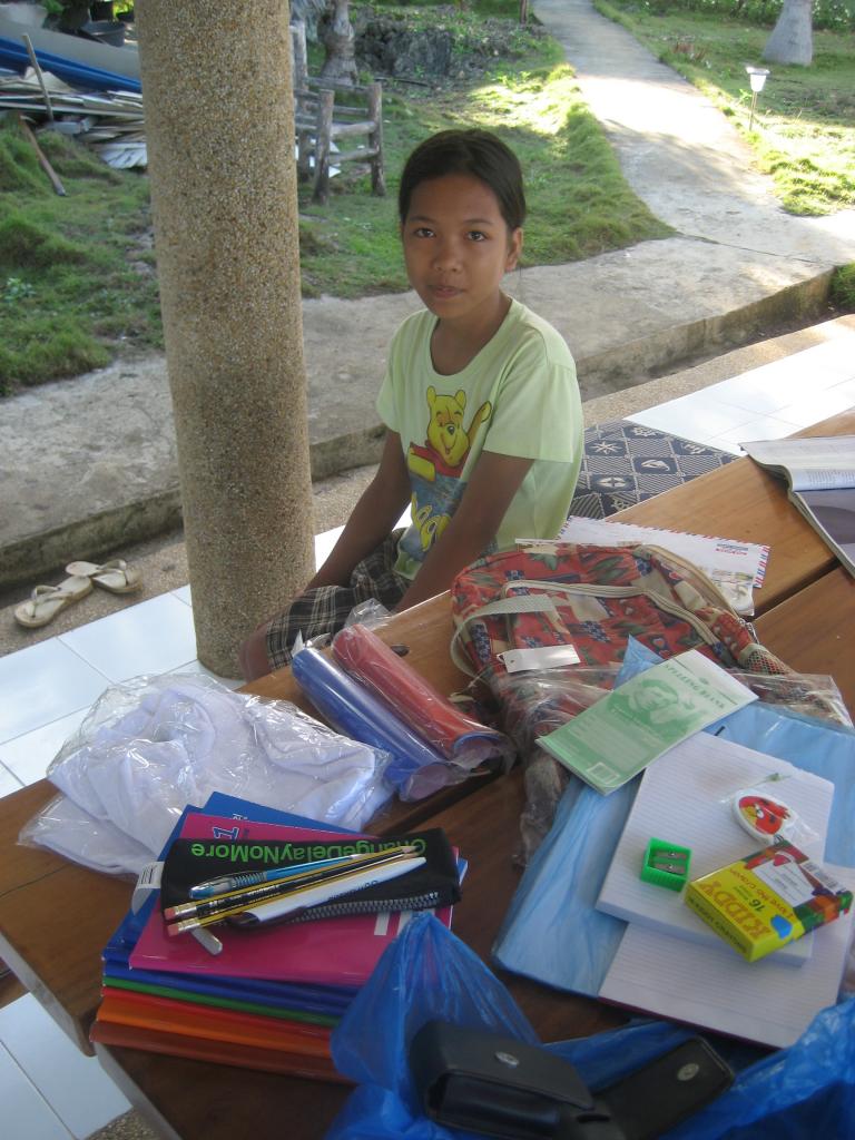 Maria Luz et ses fournitures scolaires