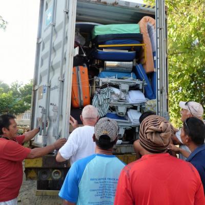 Déchargement container hopital