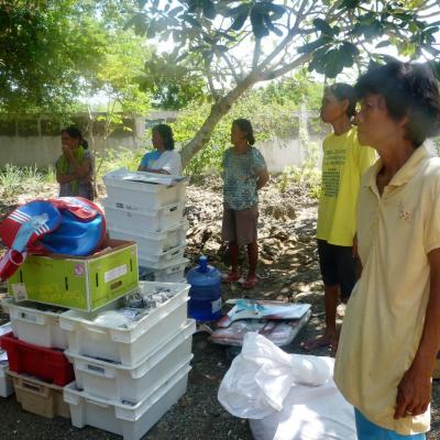 Déchargement container village
